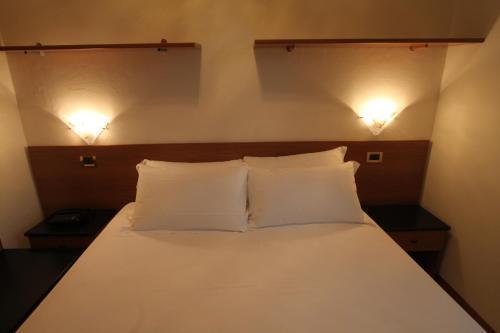 Street Hotel Комаккьо Экстерьер фото